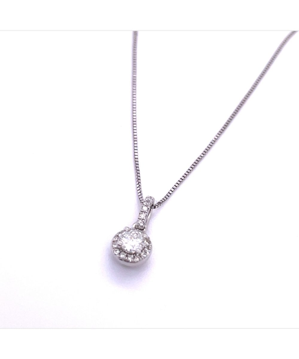 18ct White Gold 0.25ct Diamond Halo Pendant