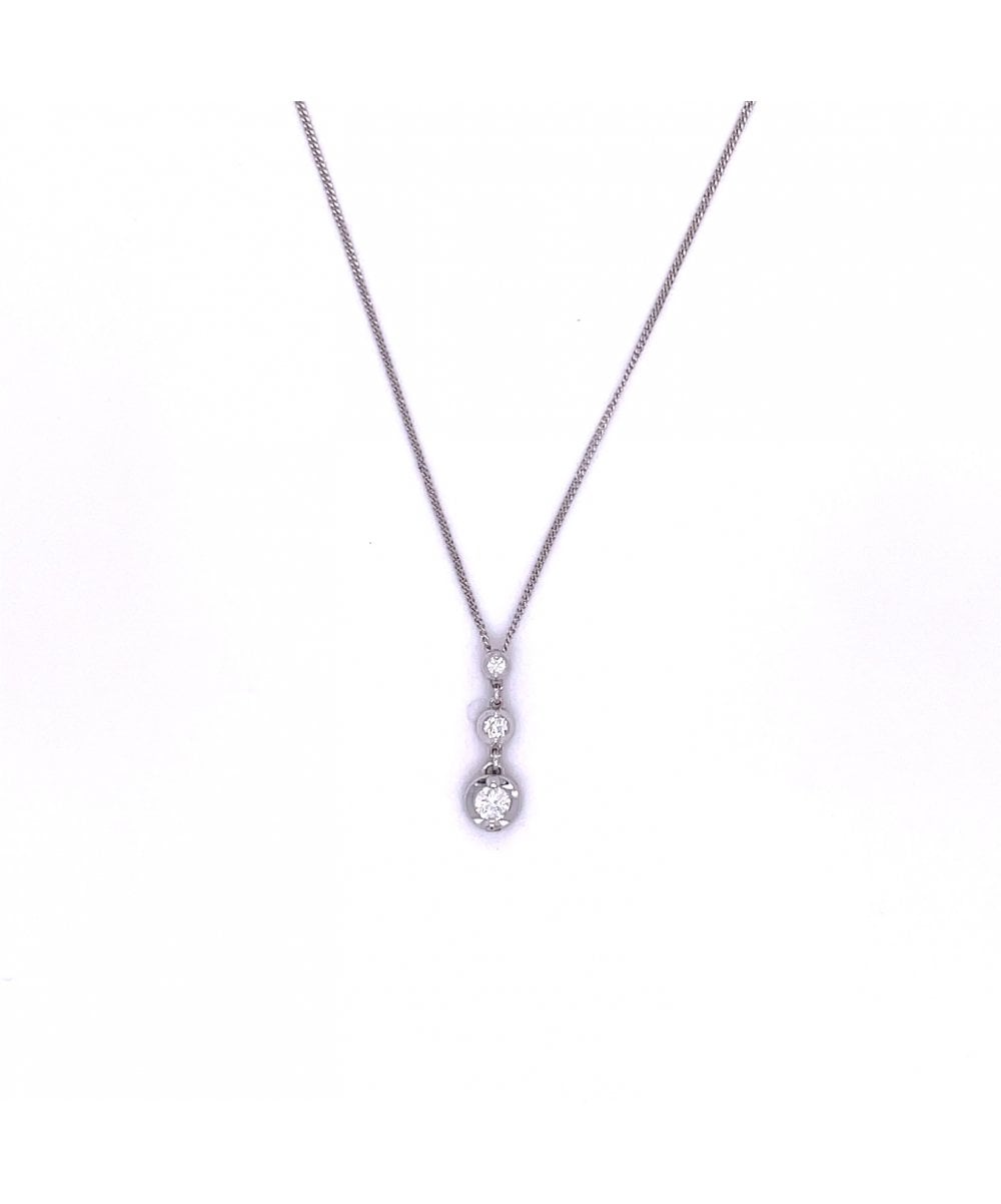 18ct White Gold Diamond Pendant
